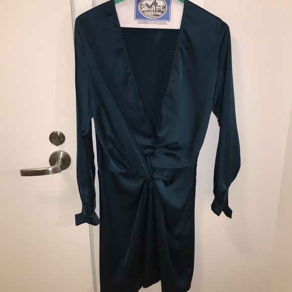 Beautiful silk holiday dress!! - Picture 1 of 4